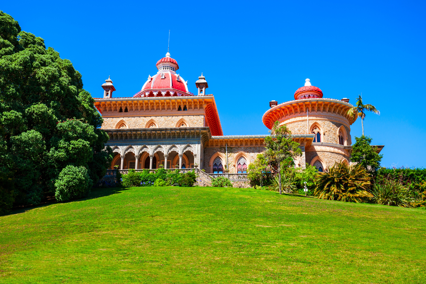 Monserrate Palace: Where Kings, Millionaires and Writers Found Inspiration